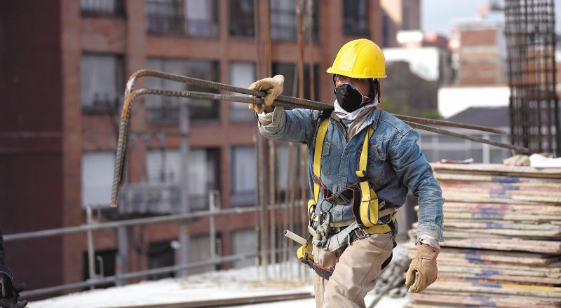 cómo reducir la fatiga física en trabajos de alta demanda física
LONGTAILS SECUNDARIAS
fatiga física laboral
trabajos físicamente exigentes
sobrecarga física trabajo
cansancio físico laboral
prevención fatiga laboral
trabajo físico intenso
salud musculoesquelética laboral
prevención lesiones trabajos físicos
recuperación física laboral
bienestar físico trabajadores
