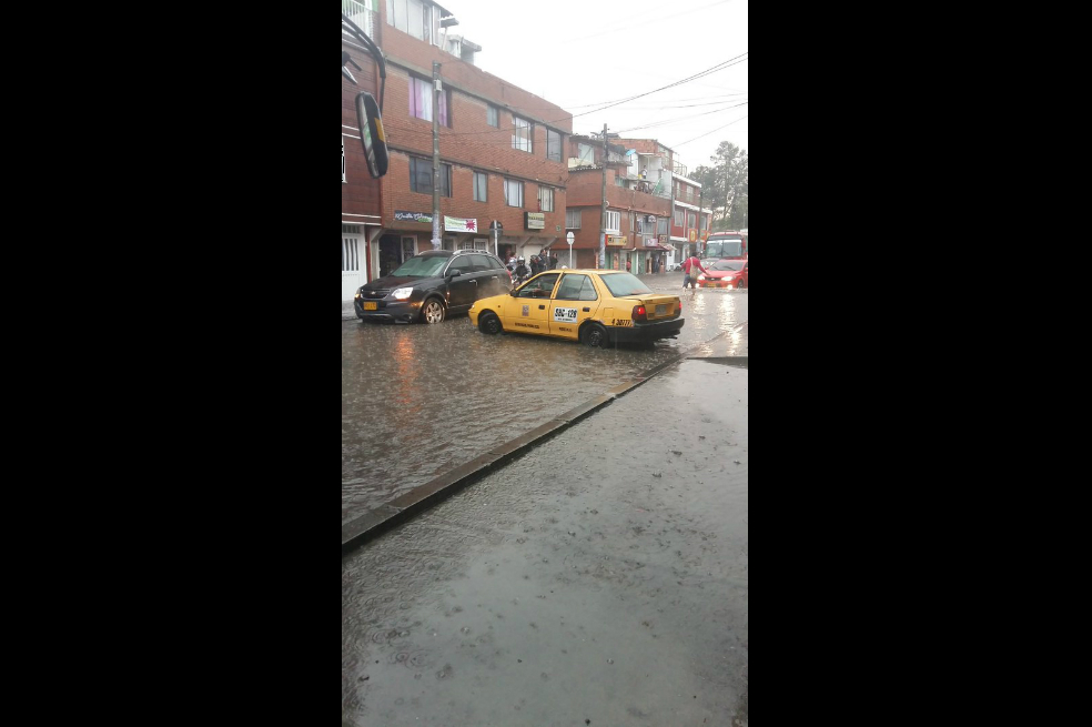 El caos que generó en Bogotá la tormenta eléctrica de este viernes