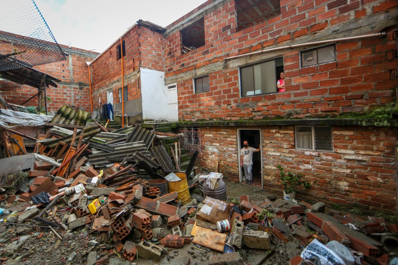 Lluvias en Medellín dejan una persona muerta y 80 familias afectadas