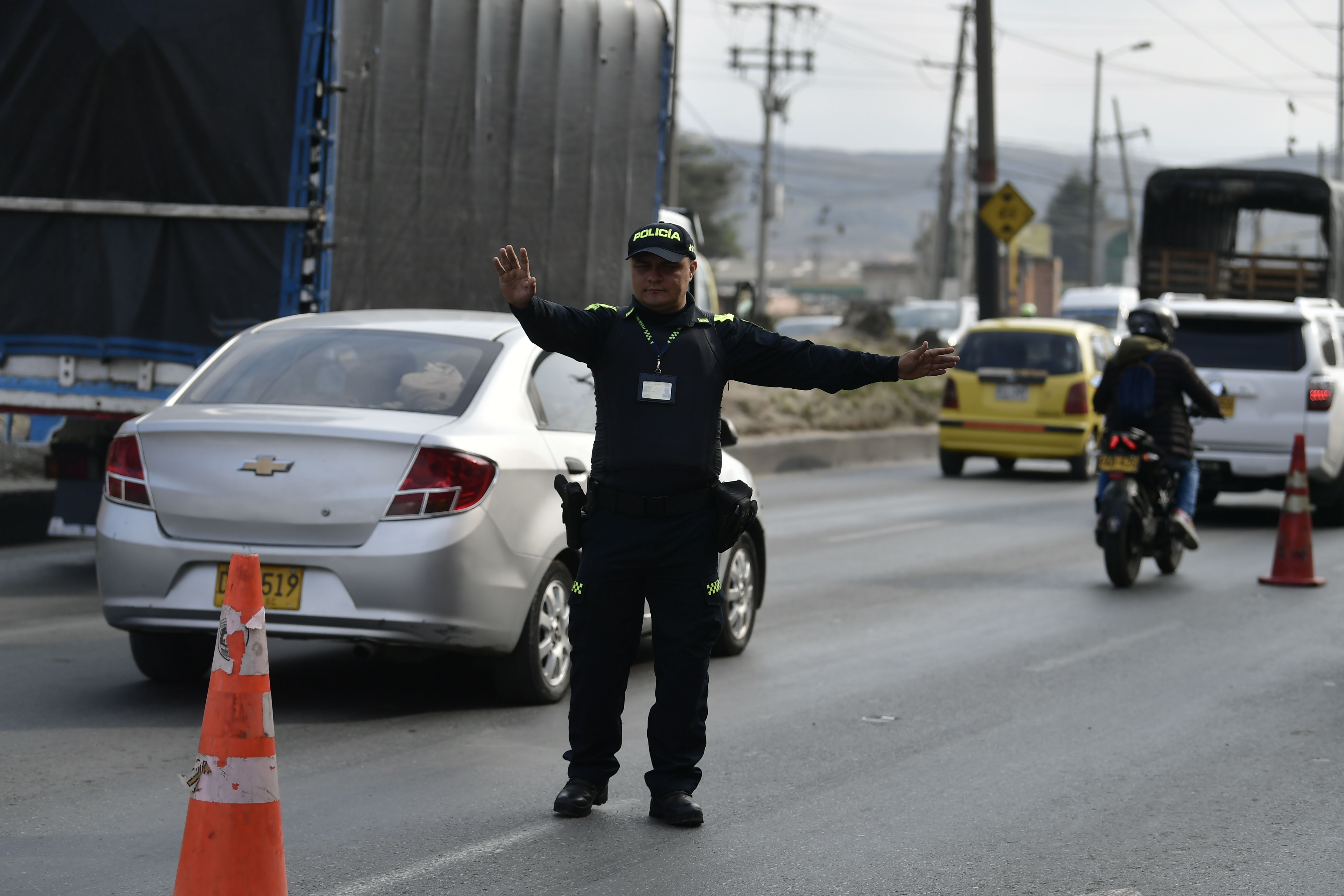 A la cárcel dos hombres que dispararon a policías huyendo de retén en Bucaramanga