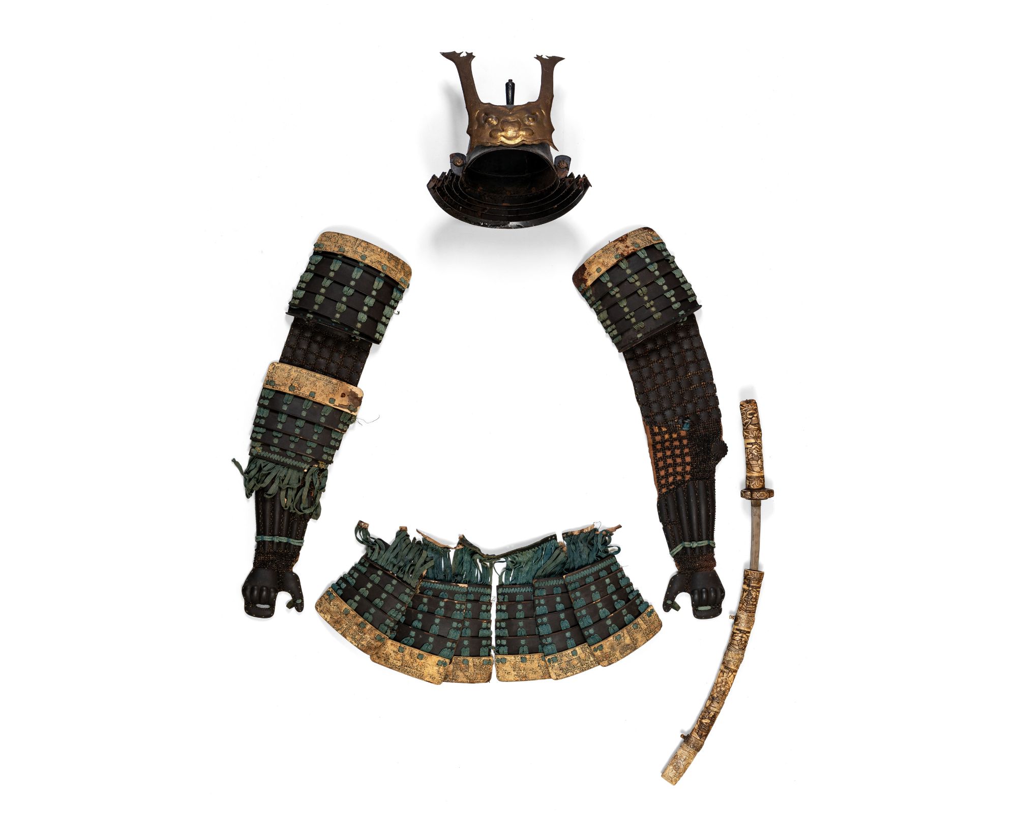 Armadura samurái con katana del periodo Edo, procedente de Japón.