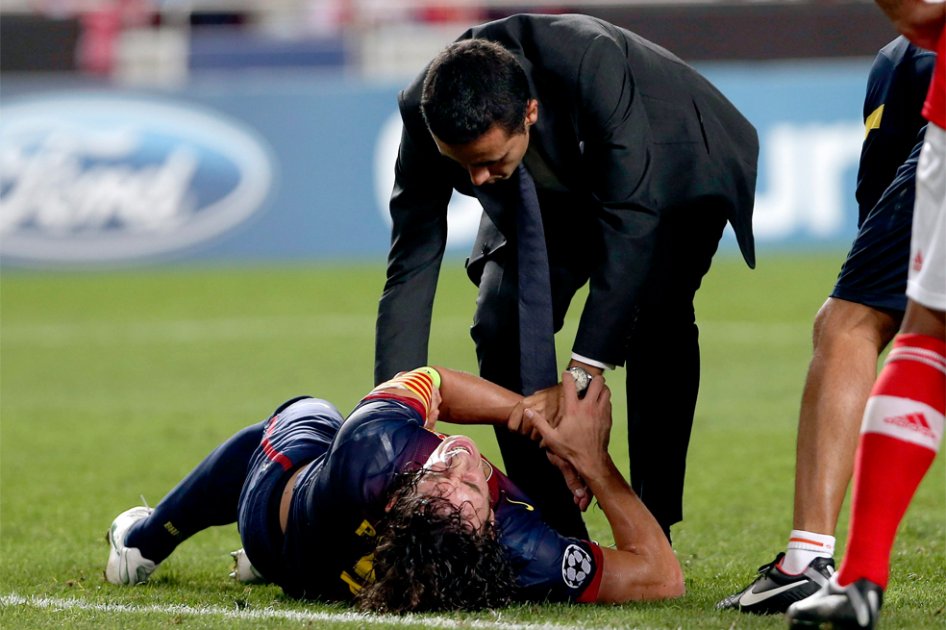 Puyol estará dos meses de baja por una luxación de codo