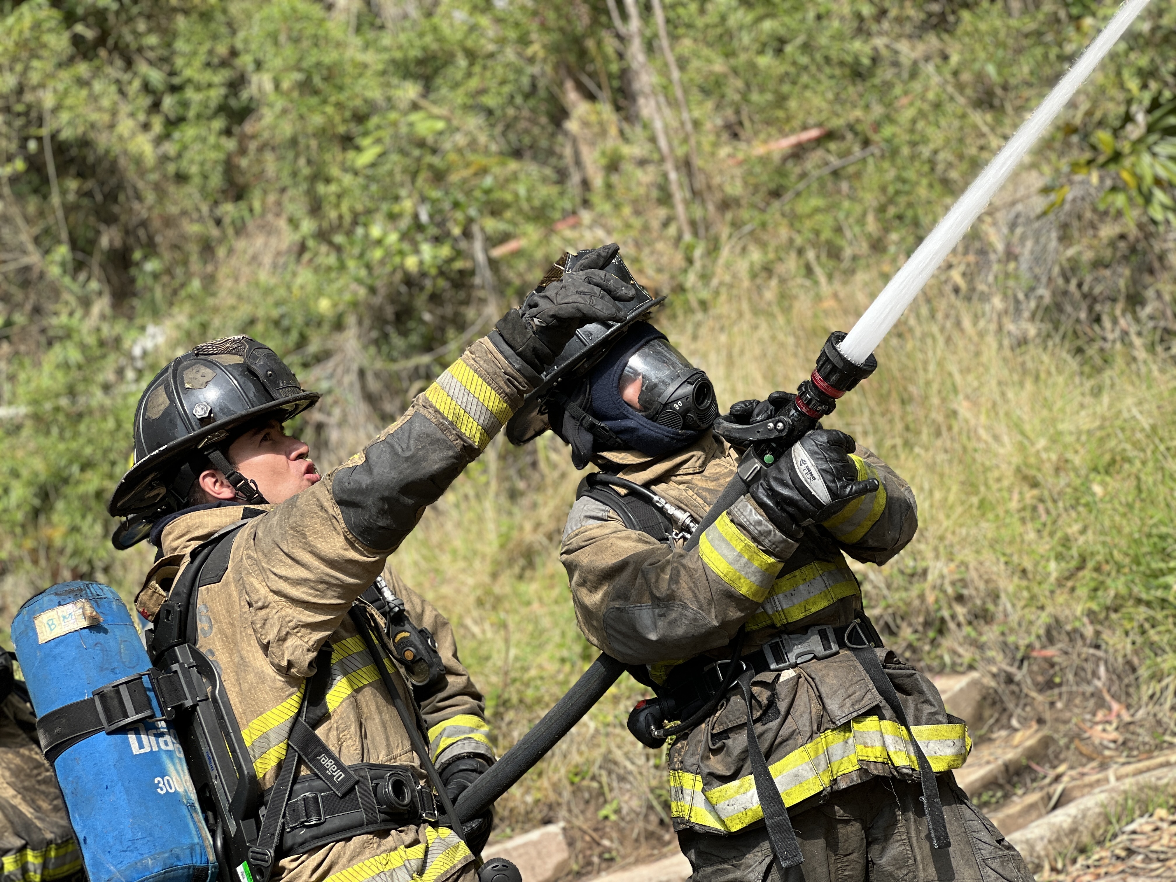 Así se formaron los nuevos bomberos, que se suman al cuerpo de socorristas de Bogotá, para reforzar la atención de emergencias.