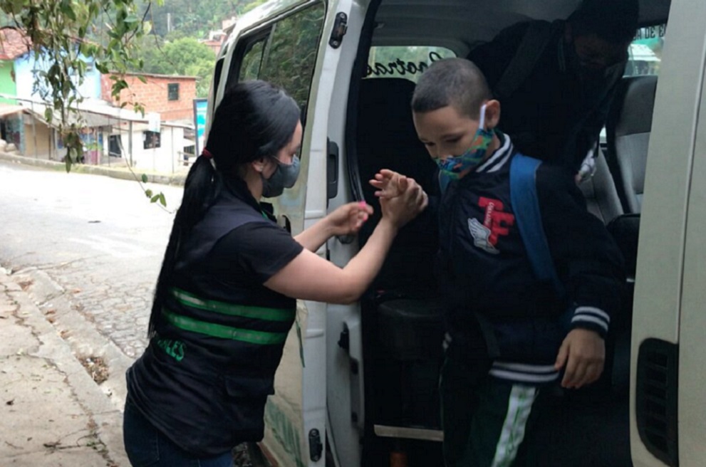Transporte escolar para los estudiantes en alternancia