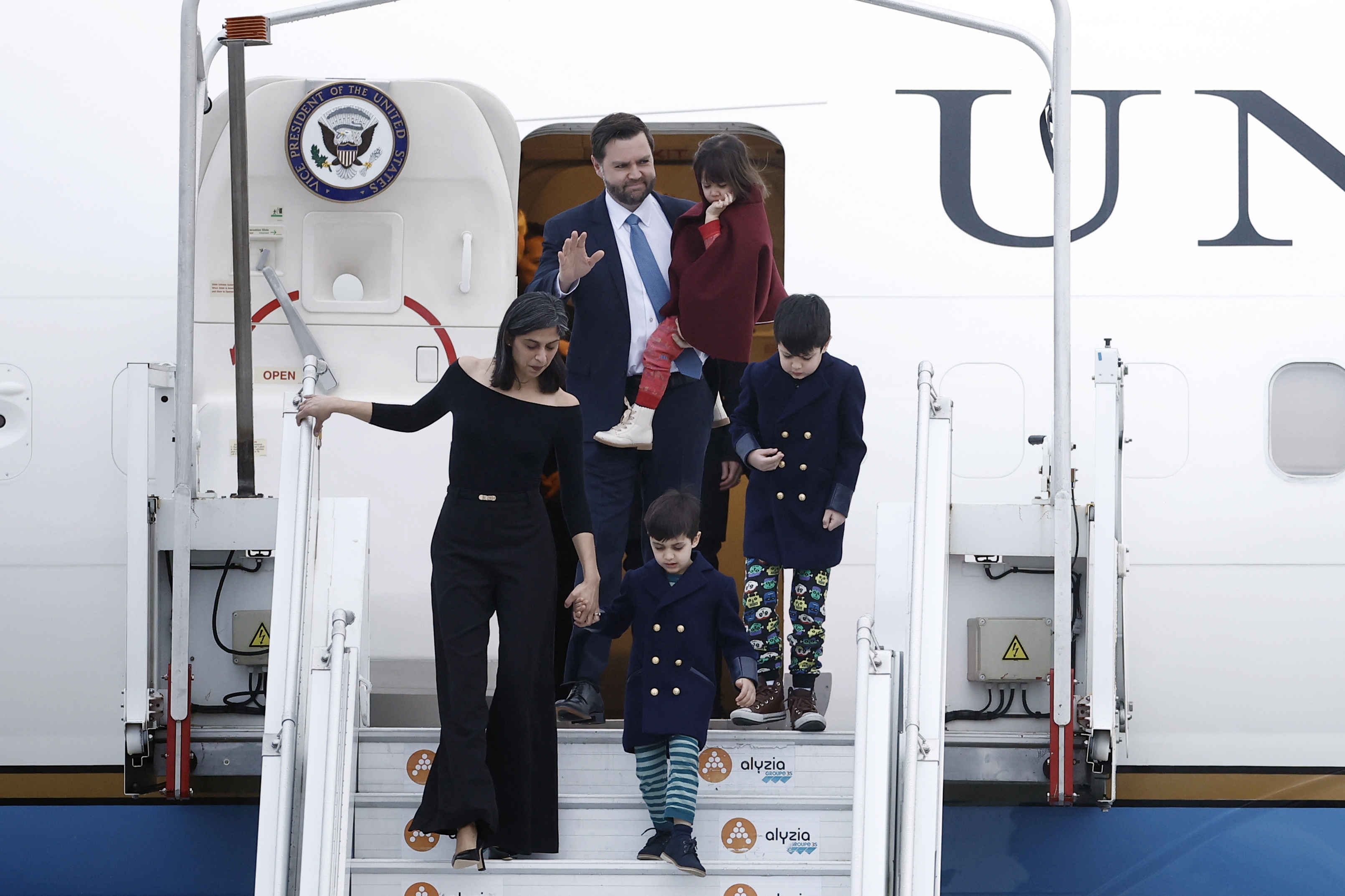 No solo más bebés: estos republicanos quieren más padres en casa