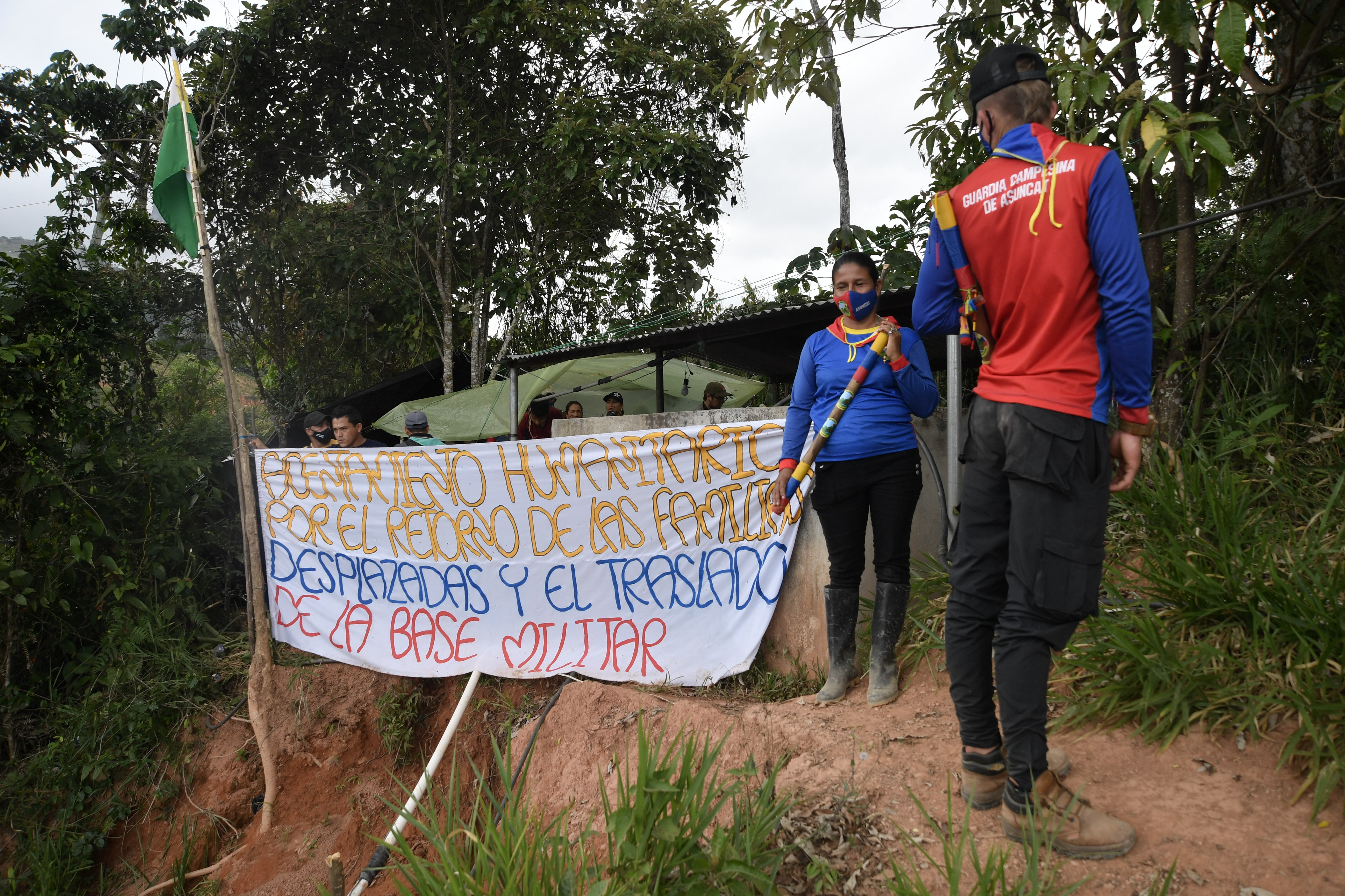 Cerca de mil campesinos de la vereda Islitas y del corregimiento de San José del Tarra, acudieron al asentamiento humanitario, que se mantuvo en pie por ocho días, tras los combates entre grupos armados y el Ejército.