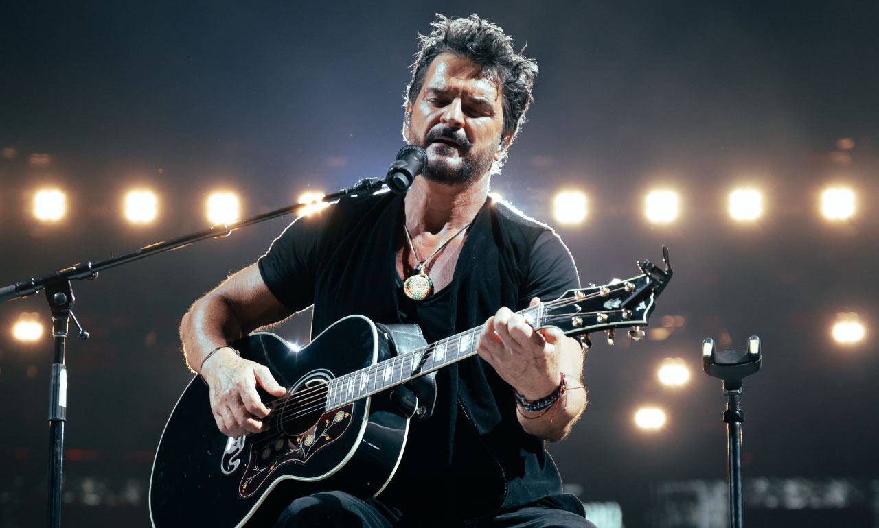 Ricardo Arjona aplazó su gira en Latinoamérica por una crisis médica