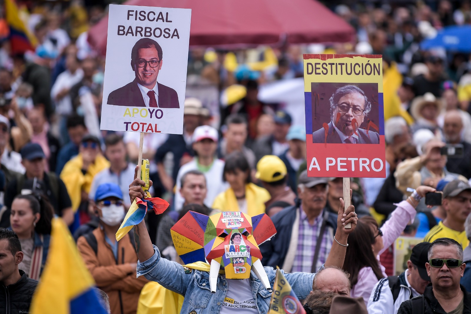 En imágenes: así se vivió la marcha de los opositores a Gustavo Petro en Bogotá