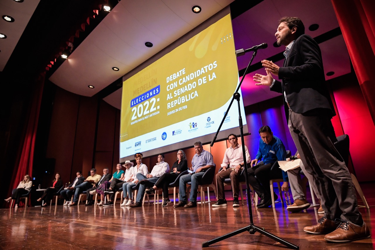 Debate de candidatos al Senado en Medellín.