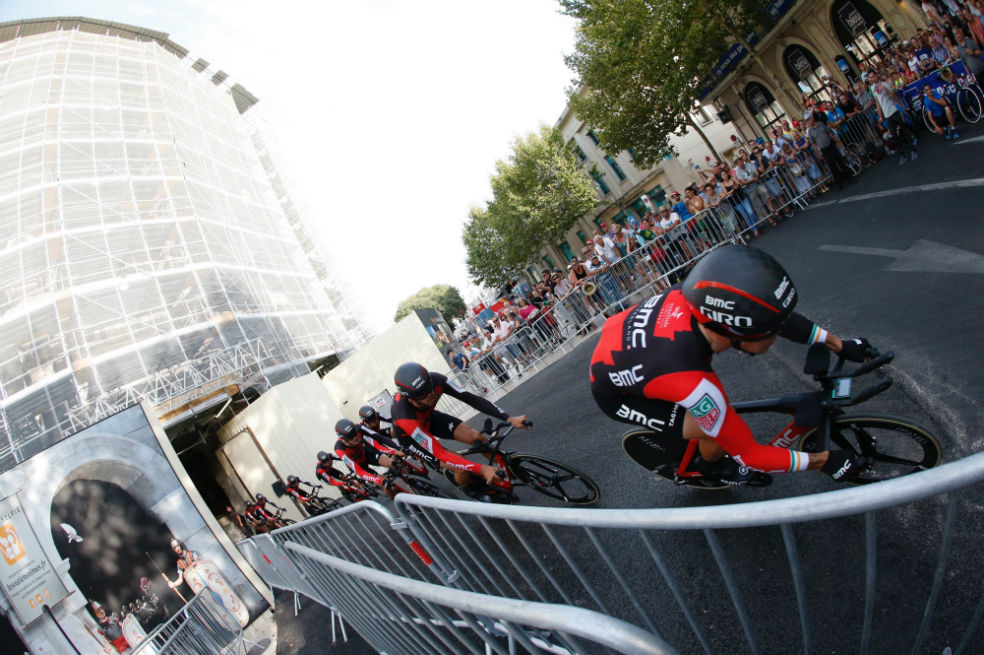 El BMC ganó la contrarreloj por equipos en Nimes
