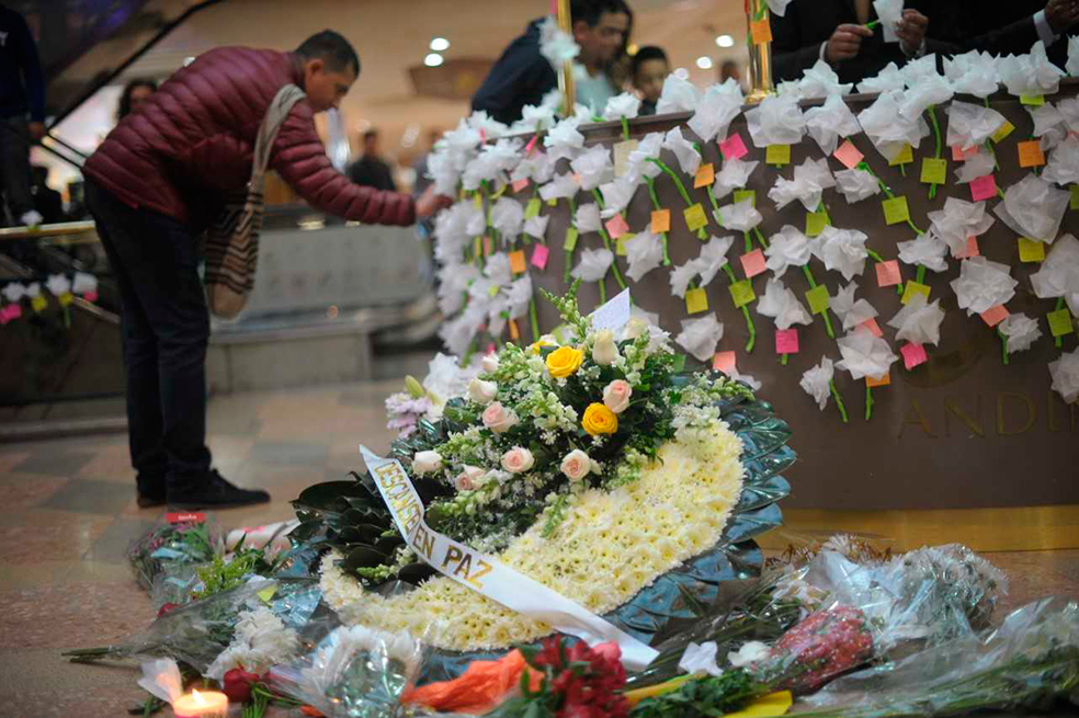 Homenaje a víctimas del atentado en el Andino