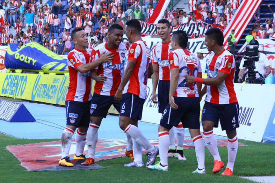 Júnior volvió a la senda de la victoria y se asegura entre los ocho