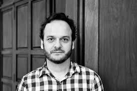 Juan Cárdenas, autor de libros como “Los estratos”, “El diablo de las provincias” y “Elástico de sombra”. / Cortesía