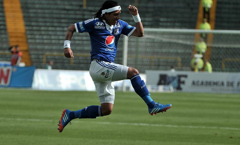 Millonarios golea y pone un pie en la final de Copa Colombia