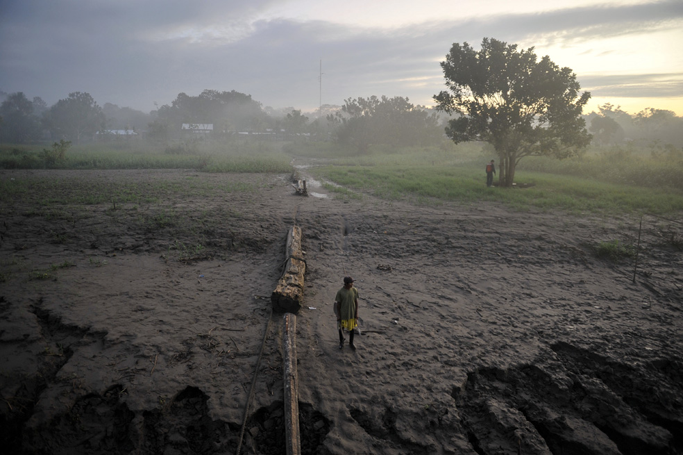 Viaje por  el río Amazonas en la frontera colombo- peruana