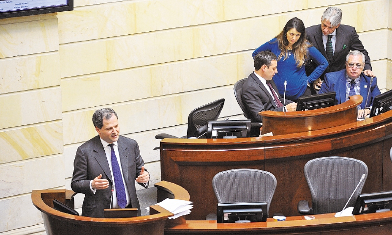 Refrendación de acuerdos dio primer paso en el Congreso