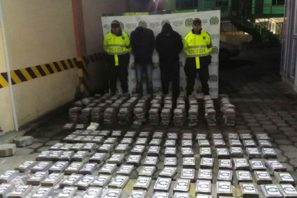 Buses con hinchas de la Selección Colombia transportaban cocaína a Chile