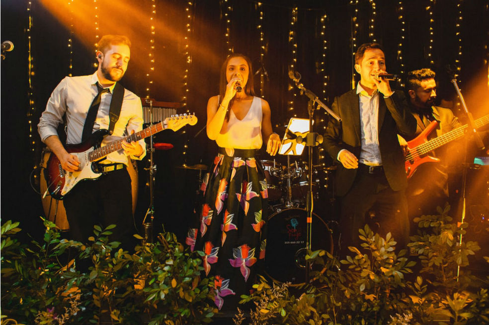 Orquesta Son del fuego en una de sus habituales presentaciones.
