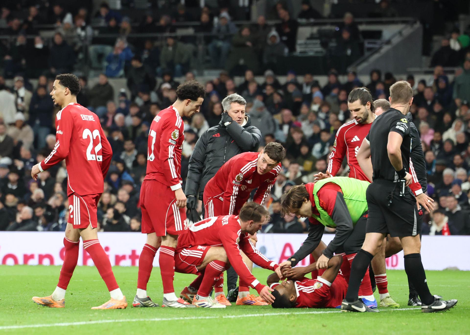 Así fue la grave lesión de Alexander Isak en Liverpool: ¿cuánto tiempo estará de baja?