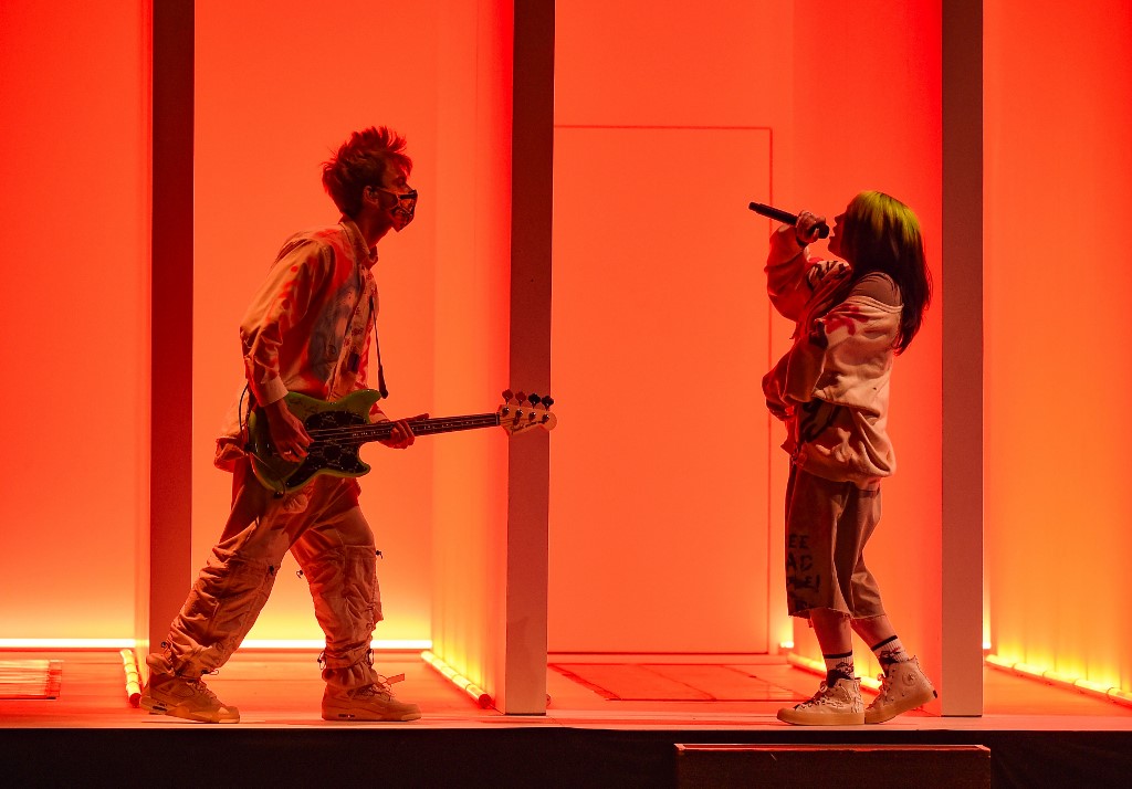 Finneas reivindica una voz propia al margen de su hermana, Billie Eilish