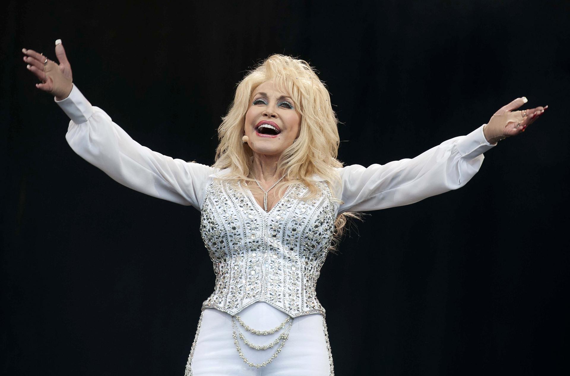 Dolly Parton: por qué no tuvo hijos con Carl Dean, su amistad con Miley Cyrus y más