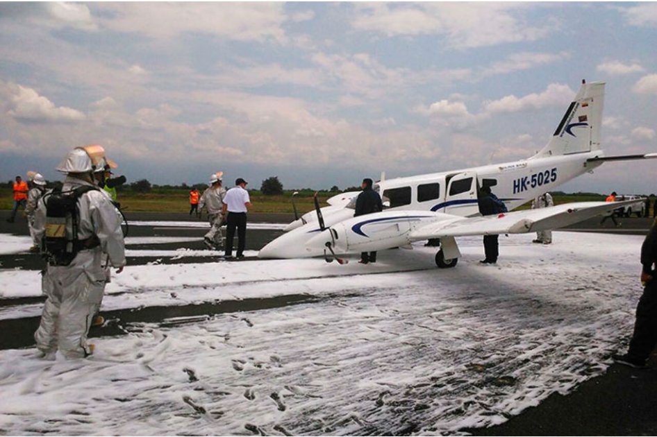 Avioneta aterriza de emergencia en el aeropuerto Alfonso Bonilla