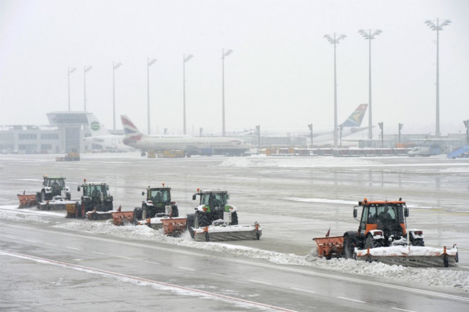 Temporal que castiga Europa mantiene colapsado el tráfico aéreo