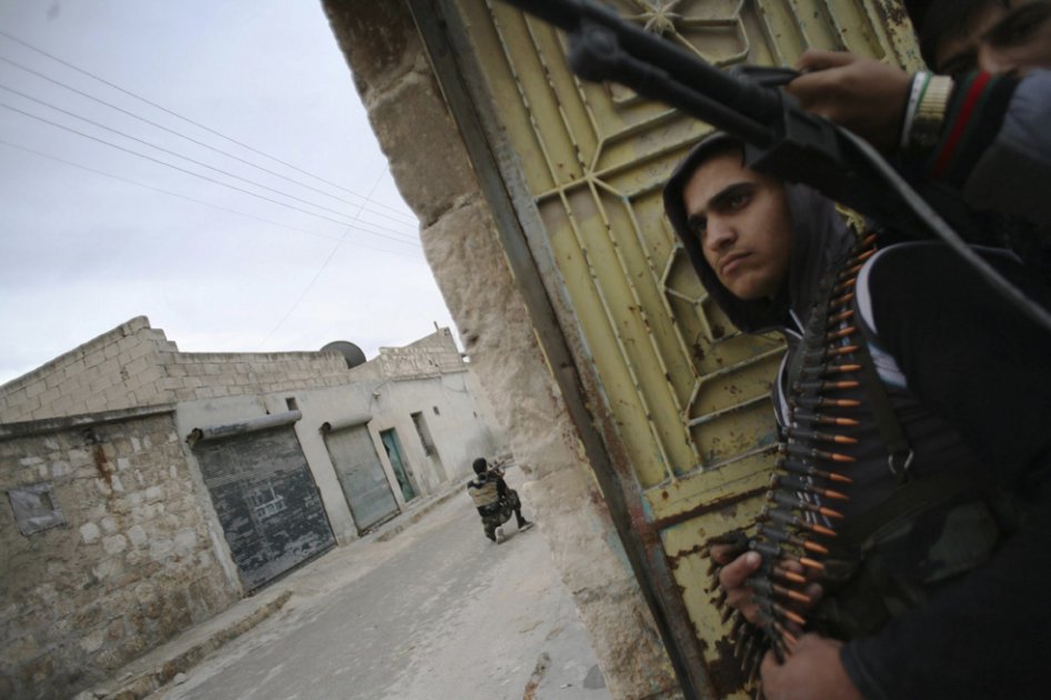 Líder de nueva coalición de oposición siria solicita armas