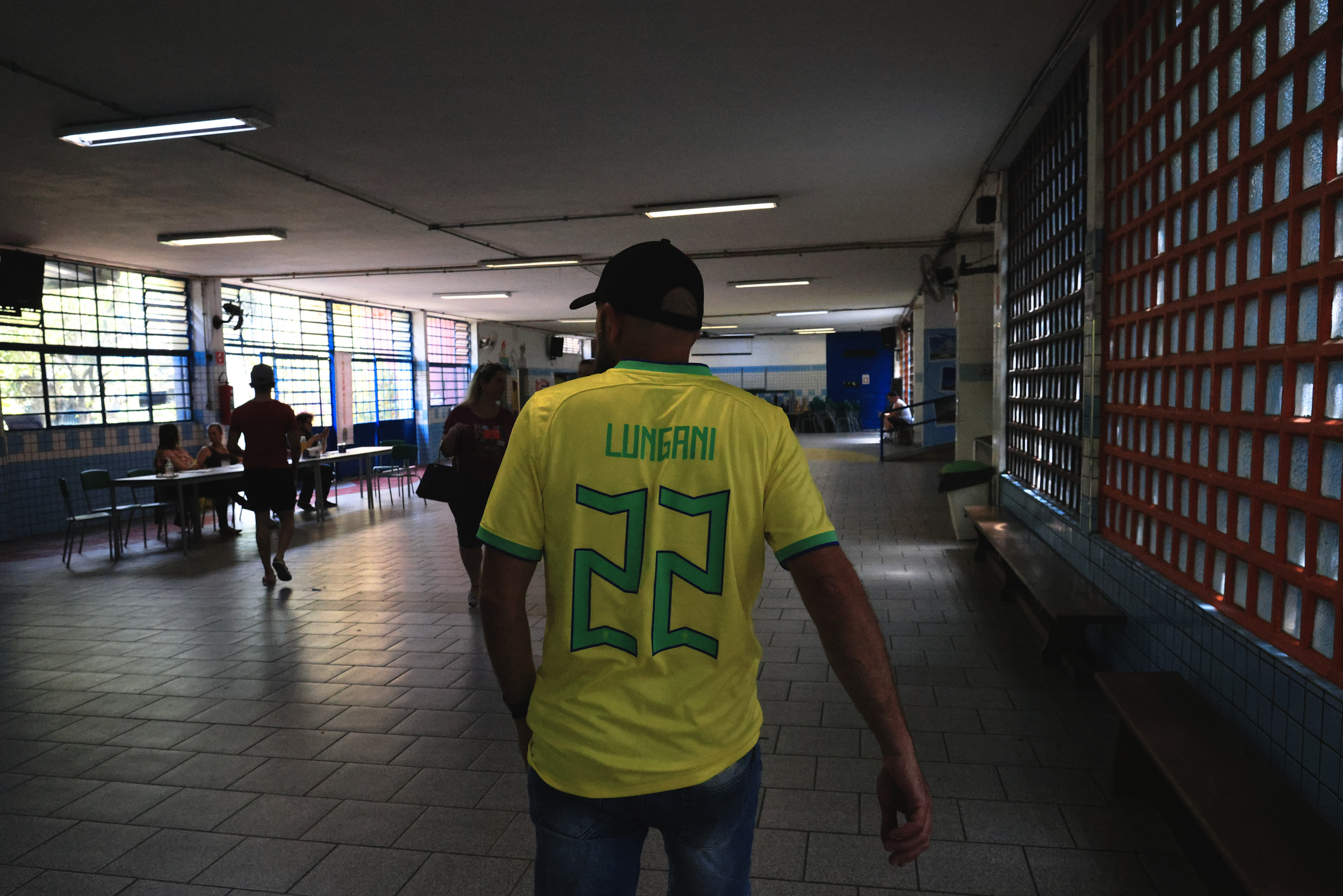 La polarización en Brasil se refleja en una iglesia católica en Río de Janeiro