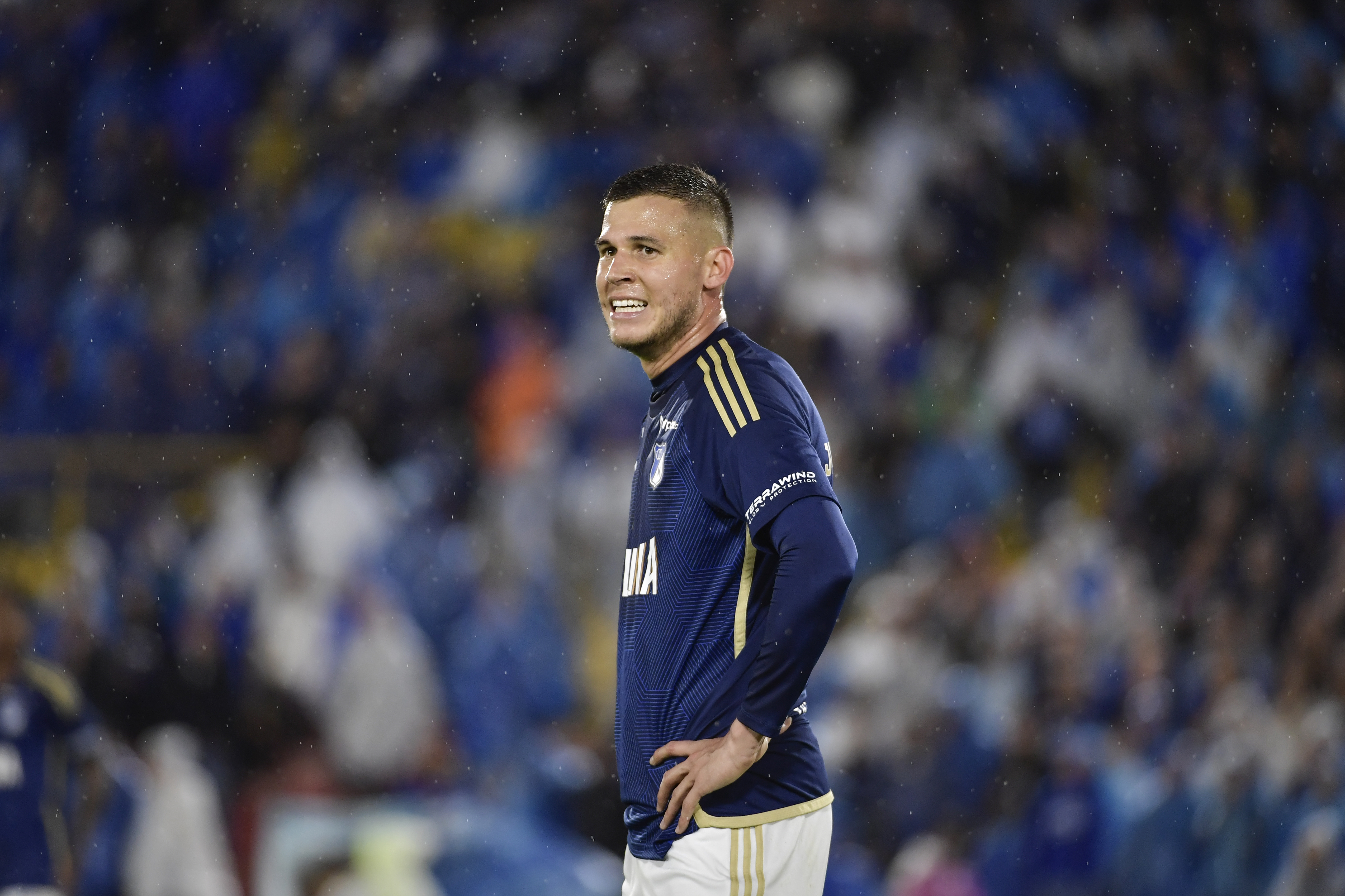 Jugador de Millonarios durante su compromiso ante el Bolivar de Bolivia por la Copa Libertadores en el estadio El Campin de Bogotá