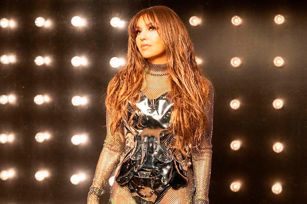 Así suena “Psycho B**ch”, el nuevo sencillo de Thalia