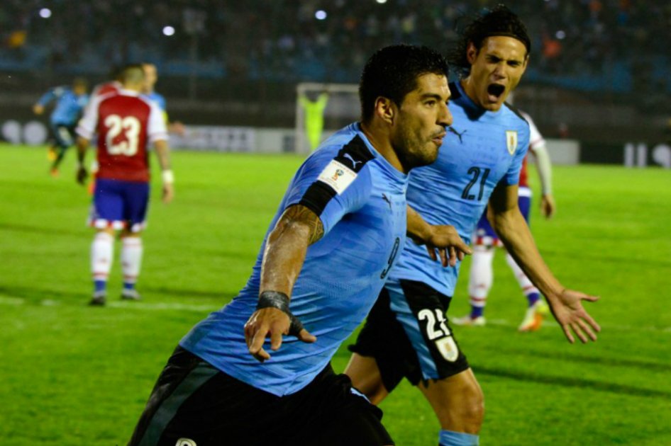 Uruguay goleó a Paraguay y quedó como líder de la eliminatoria