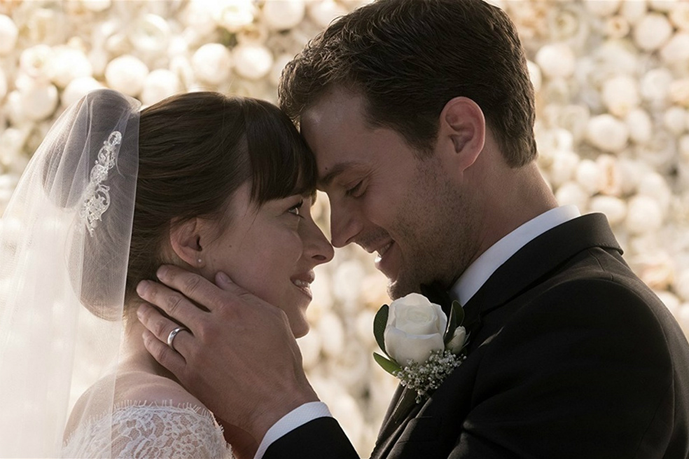 50 sombras de Grey: Dakota Johnson le enseño a Jaime Dornan a desnudarse de forma sexy
