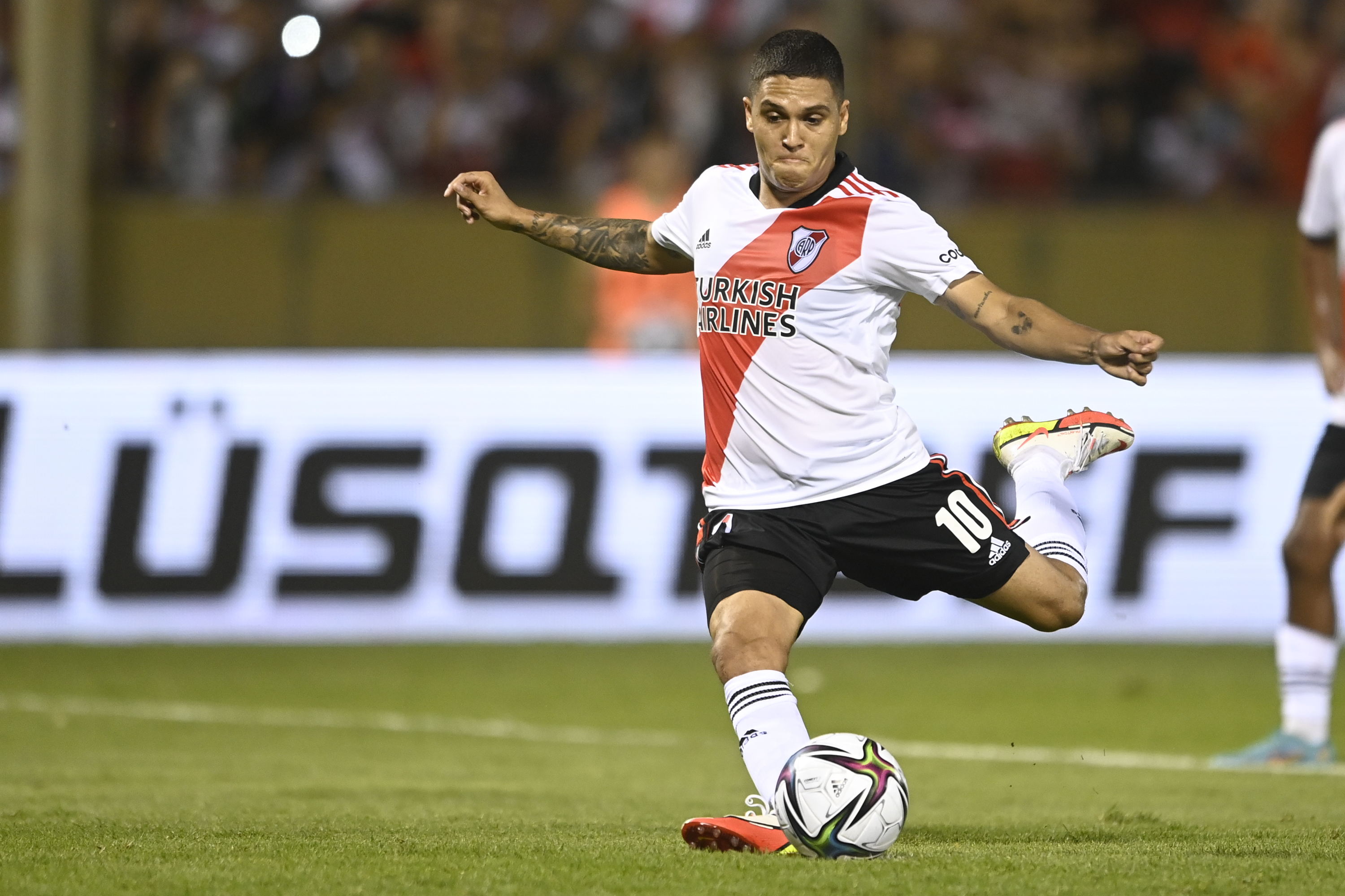 Juan Fernando Quintero, figura en goleada de River Plate en Copa Argentina