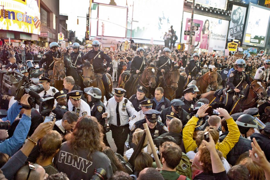Las marchas de Occupy Wall Street, que llegaron a reunir 20.000 manifestantes, fueron reprimidas por las autoridades de Nueva York. / Álvaro Corzo