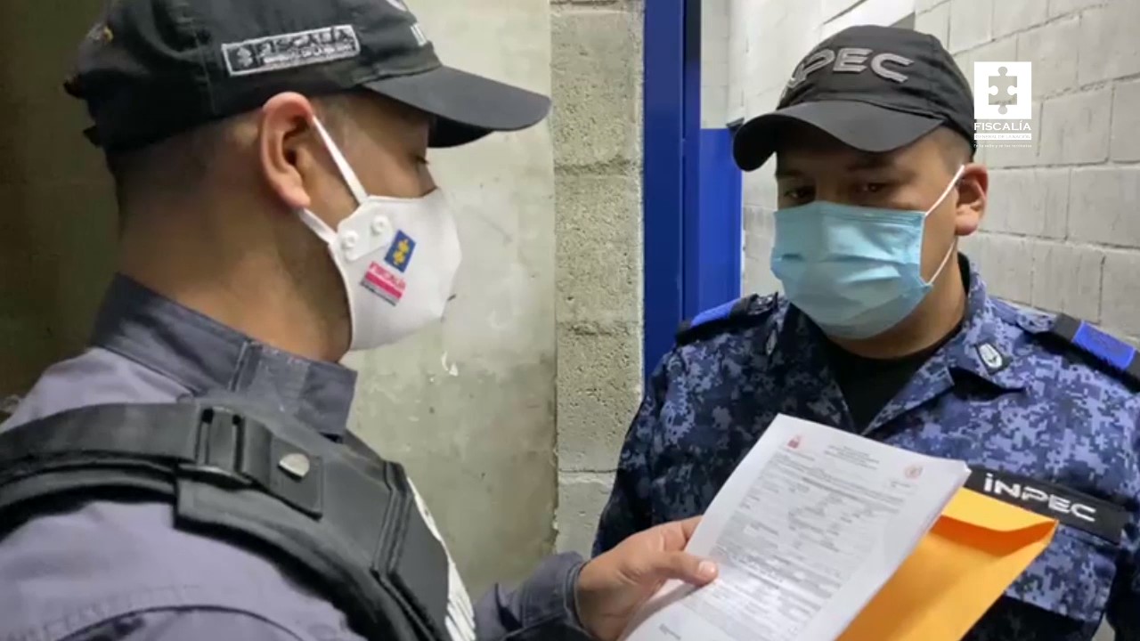 Un auxiliar y tres funcionarios del Inpec traficarían droga en cárceles de Medellín