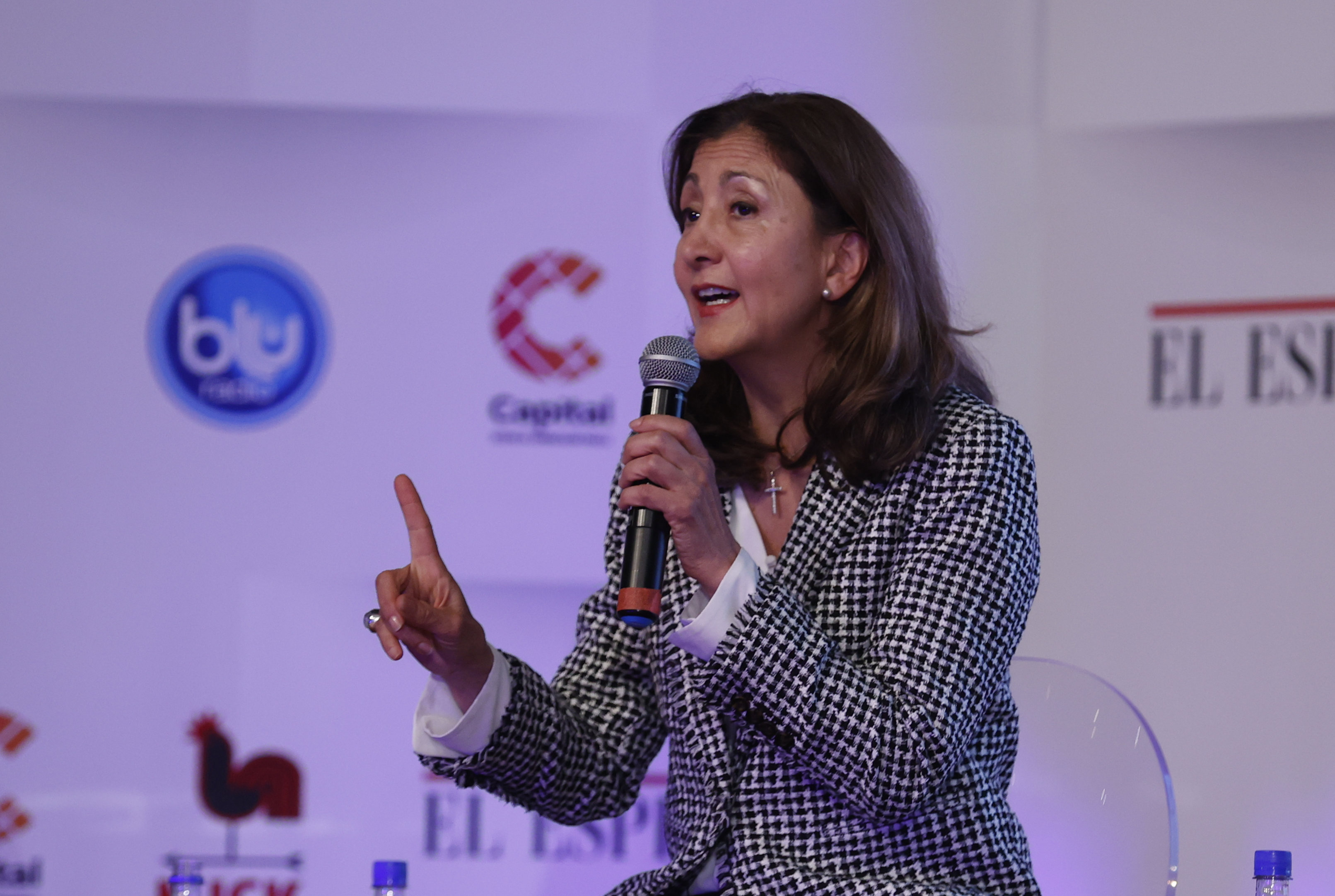 Ingrid Betancourt: un estilo básico e influenciado por París