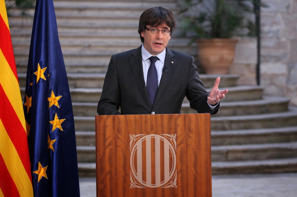 Puigdemont invita al uso de la democracia para oponerse