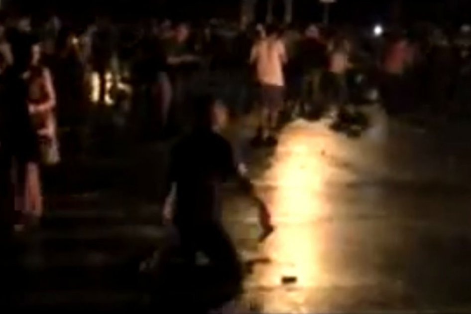 Policía en Brasil quemó su arma y se unió a protestas
