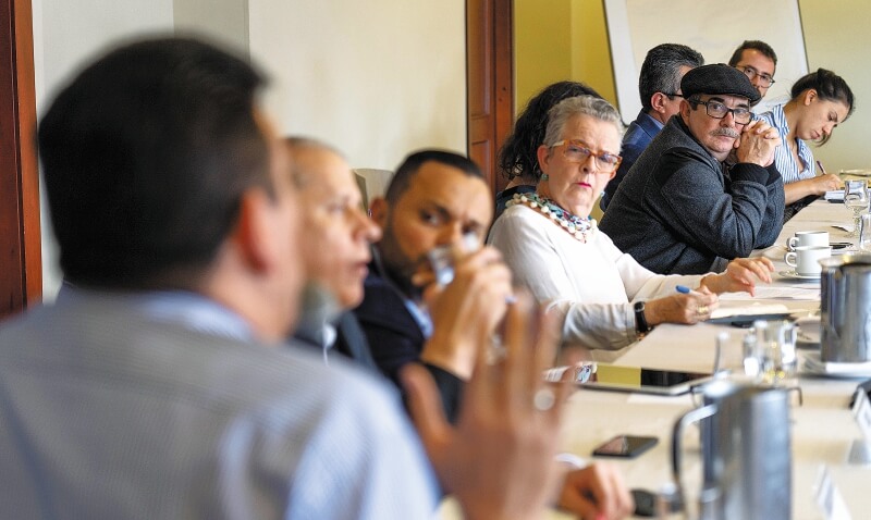Un diálogo entre antiguos enemigos