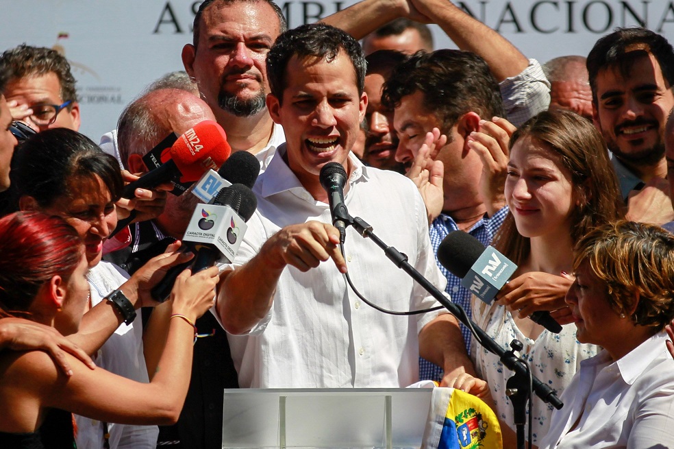Juan Guaidó pidió “respeto a la vida” de los funcionarios que lo detuvieron