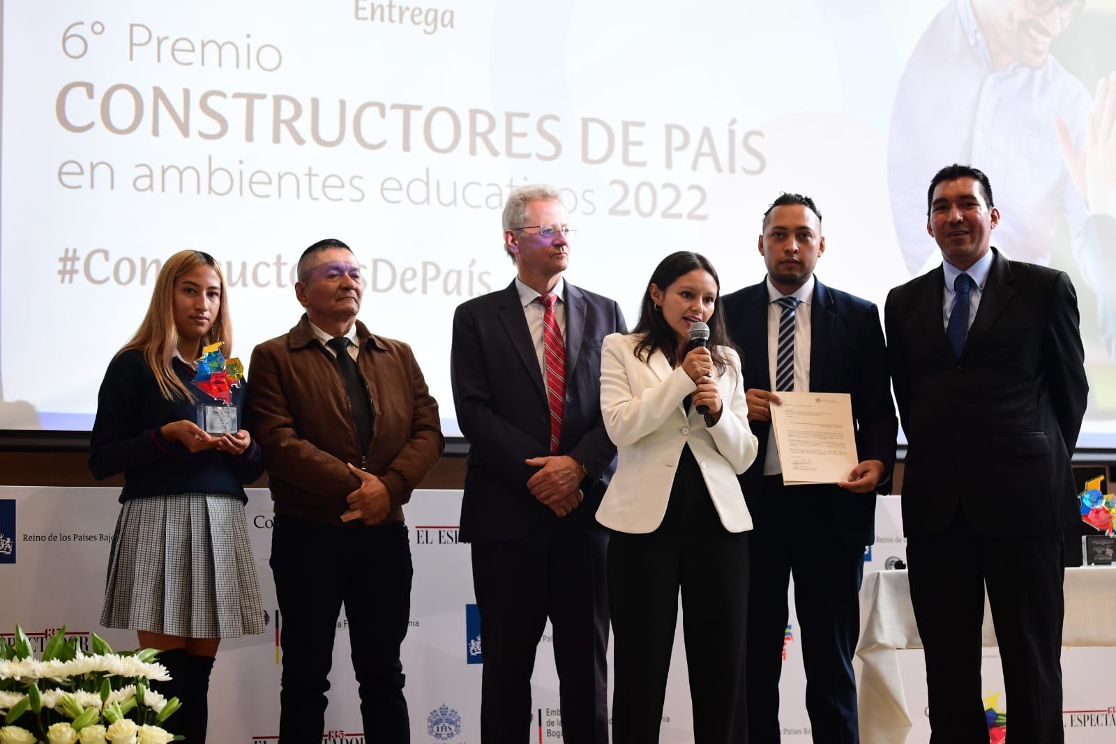 El primer luga fue para la Institución Educativa Rural Departamental El Naranjal - Sede Institución Educativa Colegio de Pápatas “Tomando Consciencia, Bebiendo Vida” en
Topaipí, Cundinamarca.