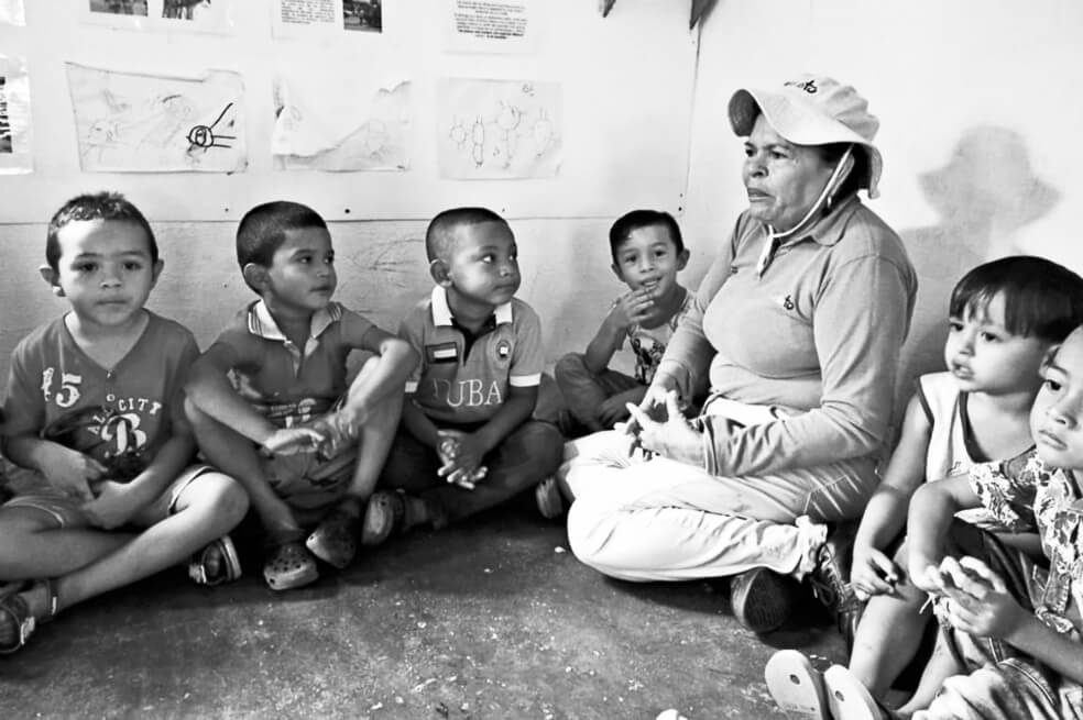 Nelsy Álvarez se desempeña como madre comunitaria en El Salado desde 1993. / Cortesía AEIO Tú