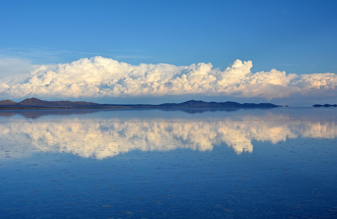 Salar de Uyuni: espejo del cielo en la Tierra