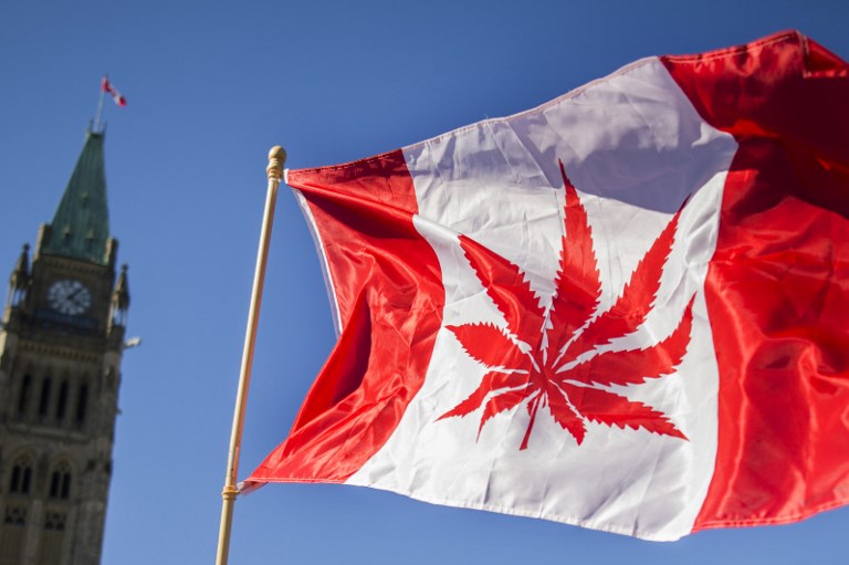 Canadá se convierte oficialmente en el segundo país del mundo en legalizar la marihuana
