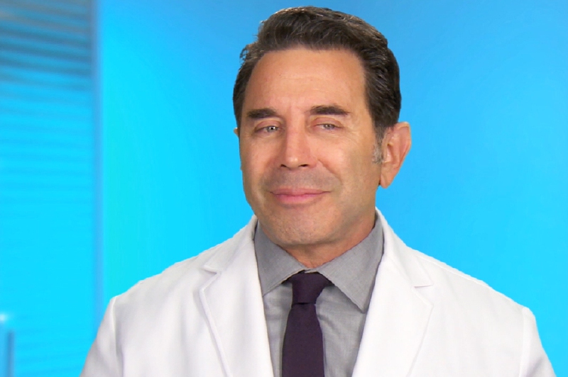 El cirujano plástico estadounidense Paul Nassif cuenta que las emociones se dejan fuera del quirófano. Cortesía E!