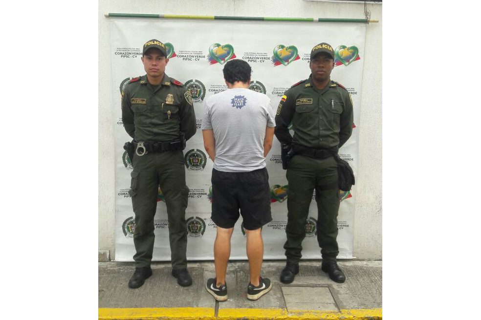 Dejan en libertad al joven acusado de lanzar a su mascota desde un quinto piso en Cali