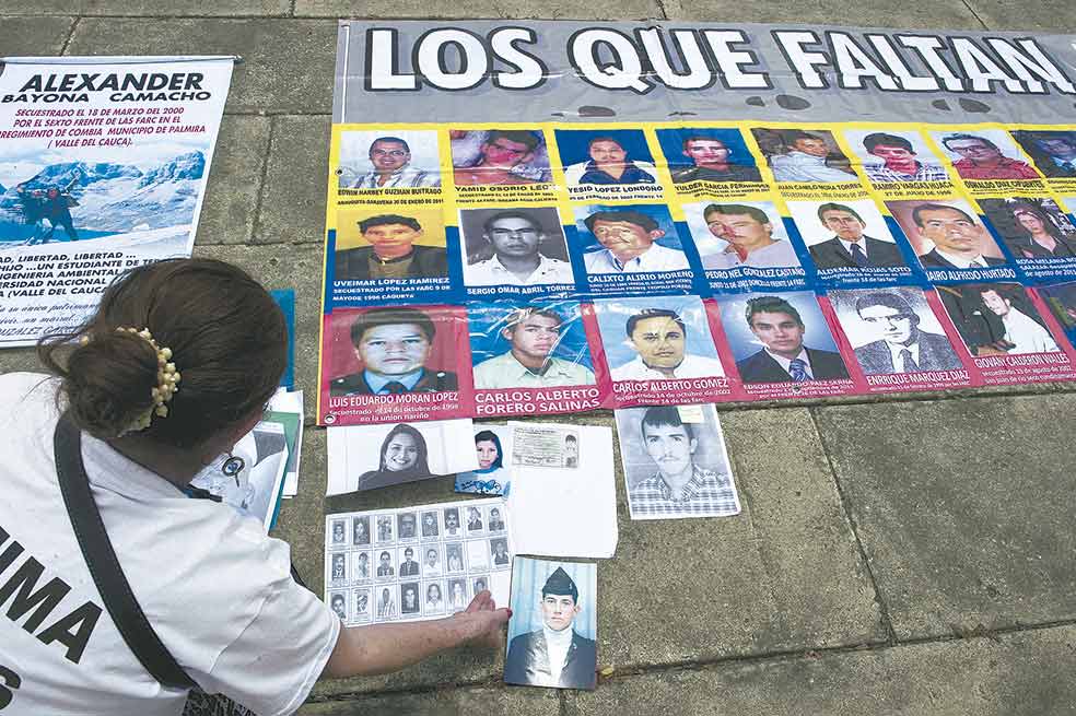 La tarea de escoger y blindar a las víctimas