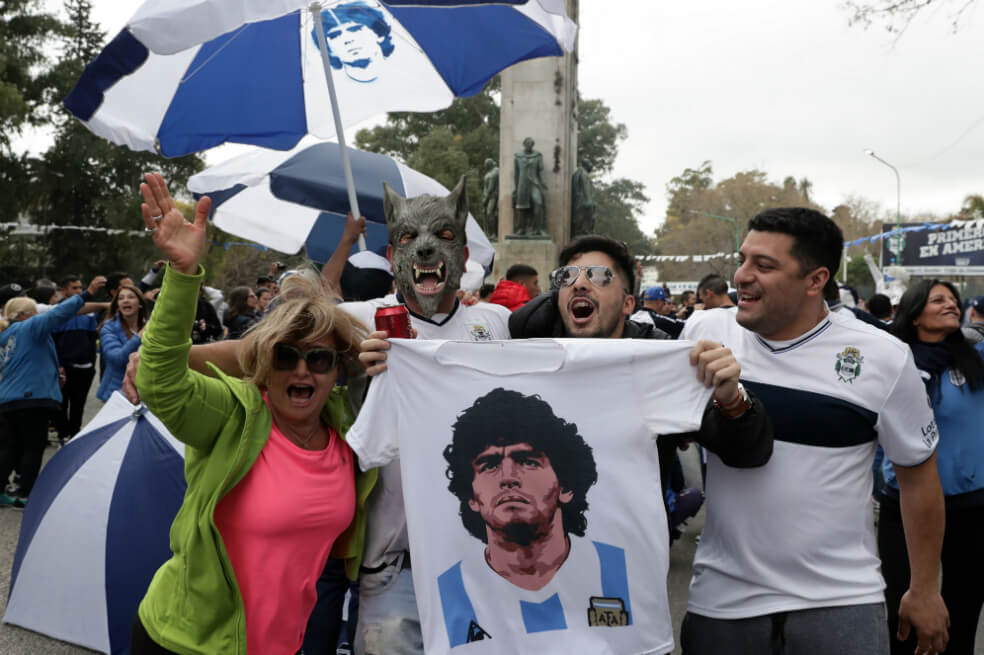 Maradona fue presentado como nuevo DT de Gimnasia y Esgrima de La Plata