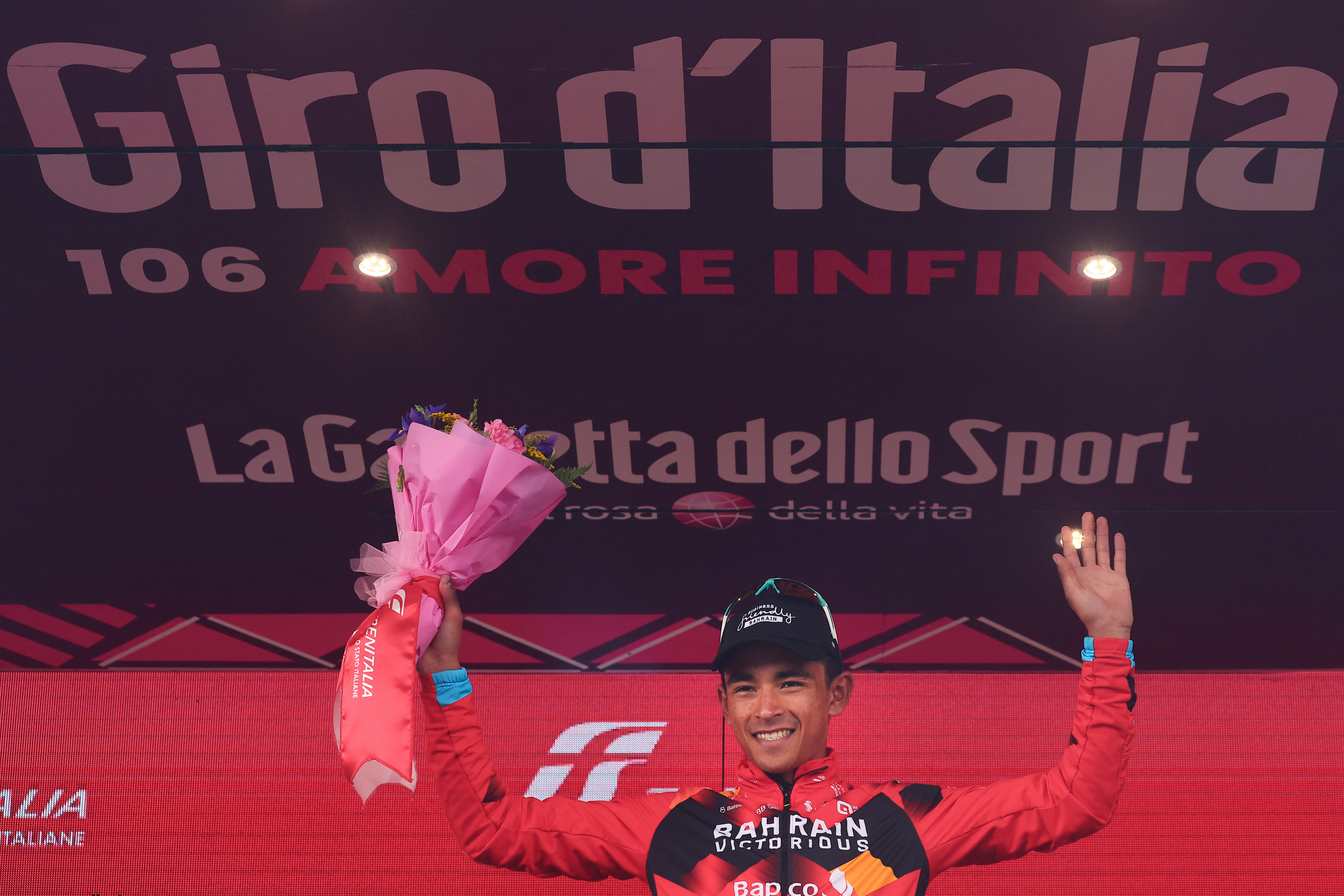 Entre lágrimas, así celebró Santiago Buitrago en el Giro de Italia